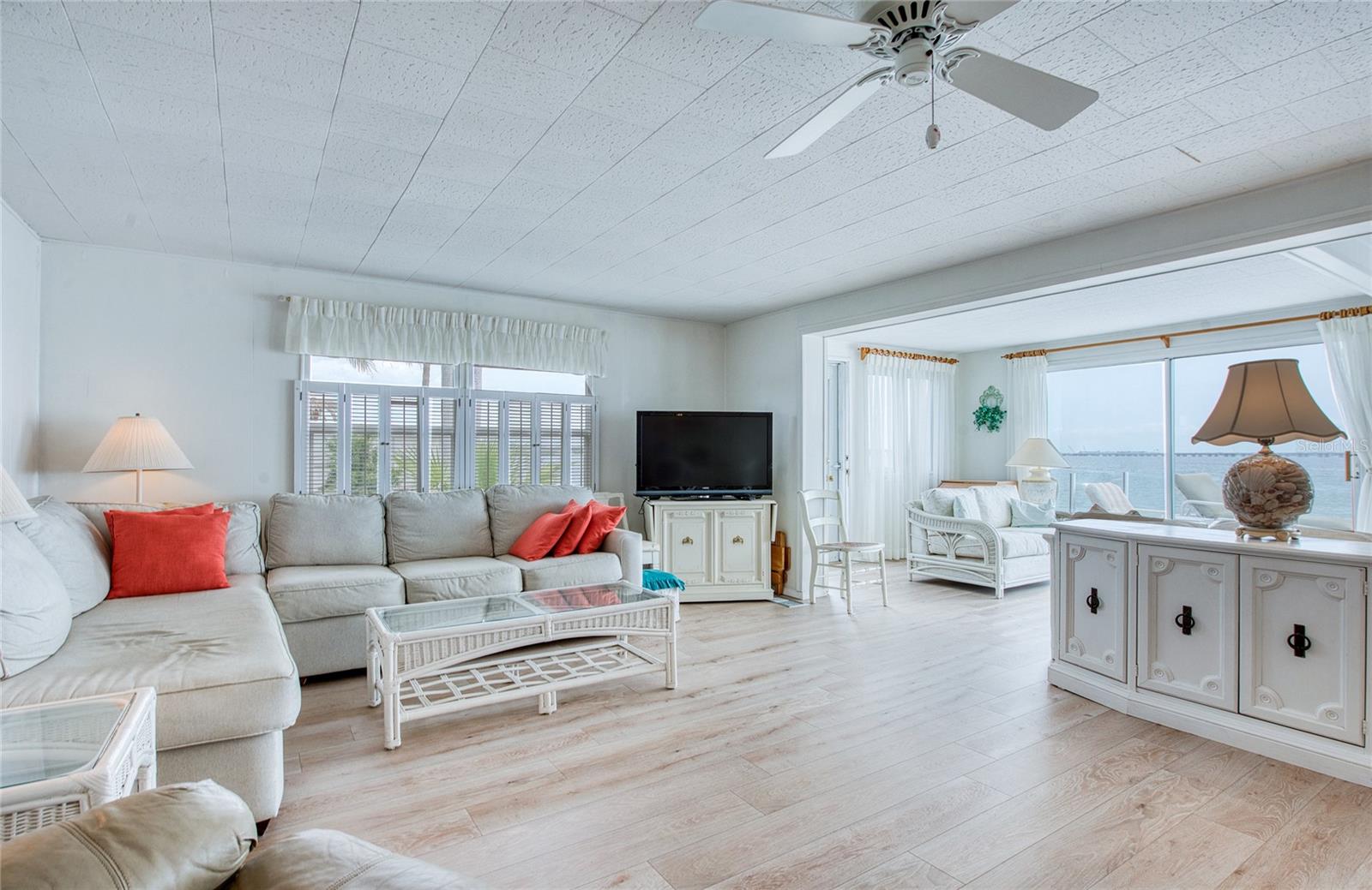 Image 21 of 52 For 18675 Us Highway 19 N 397