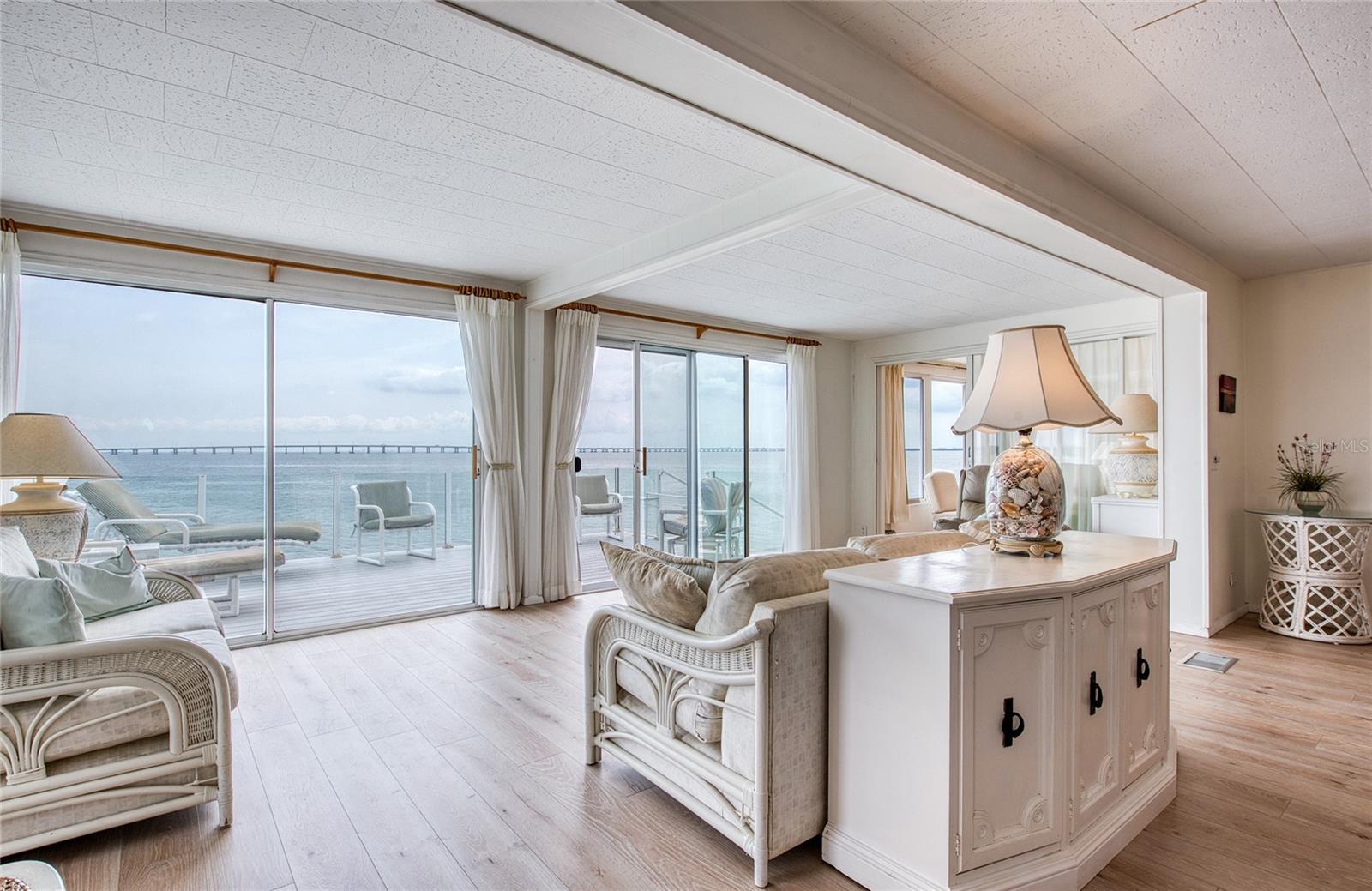 Image 23 of 52 For 18675 Us Highway 19 N 397