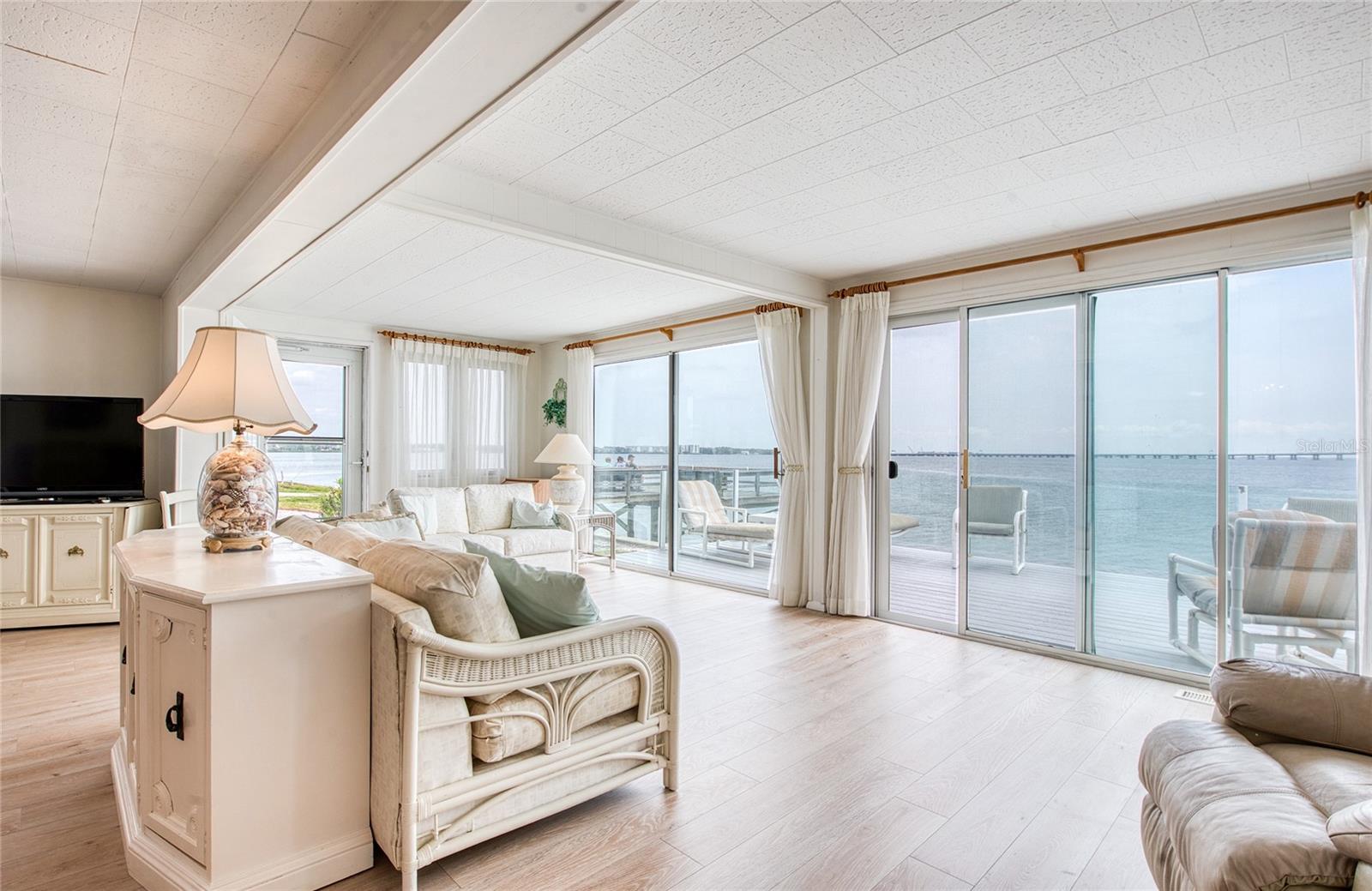 Image 24 of 52 For 18675 Us Highway 19 N 397