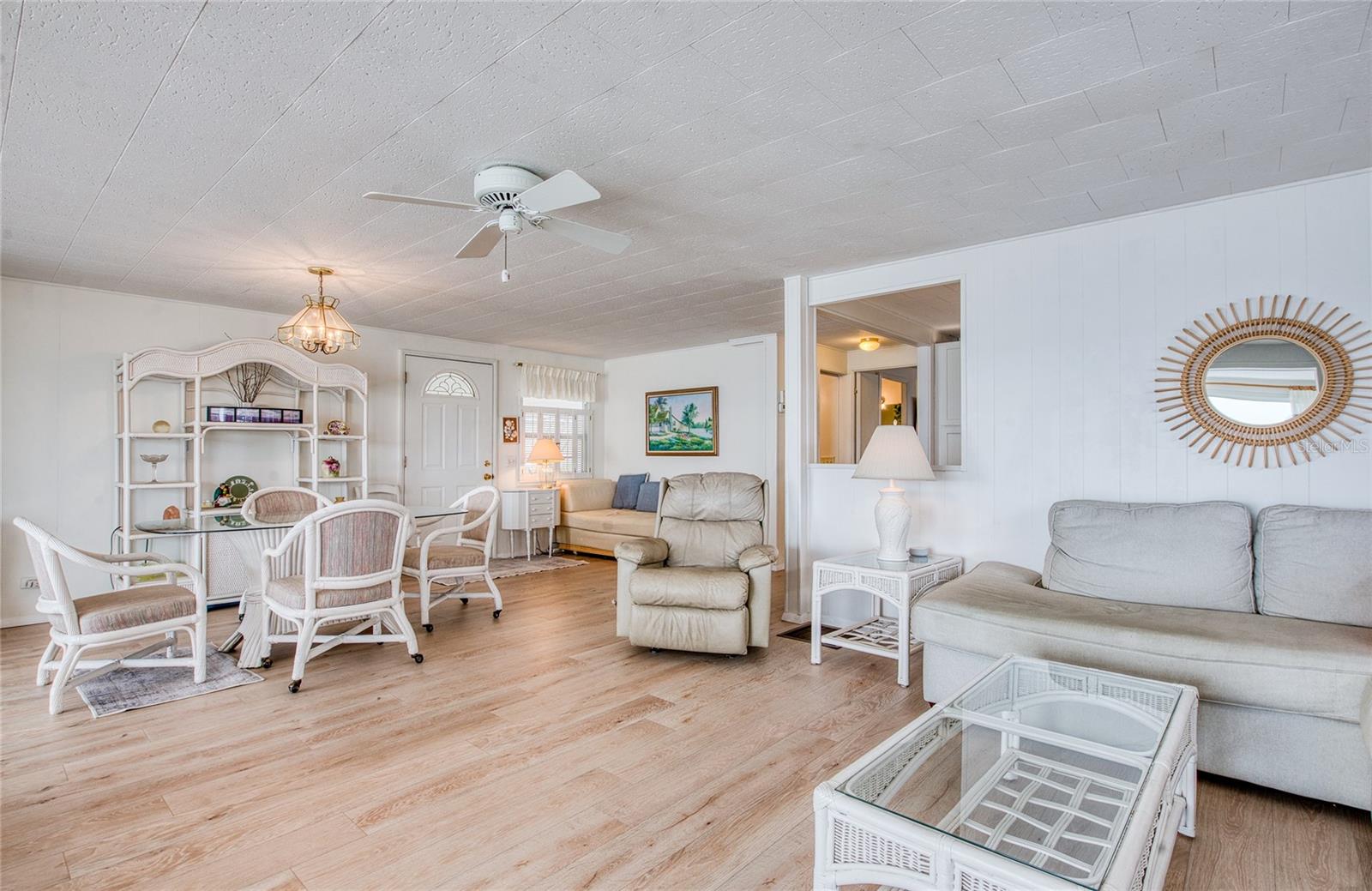 Image 26 of 52 For 18675 Us Highway 19 N 397