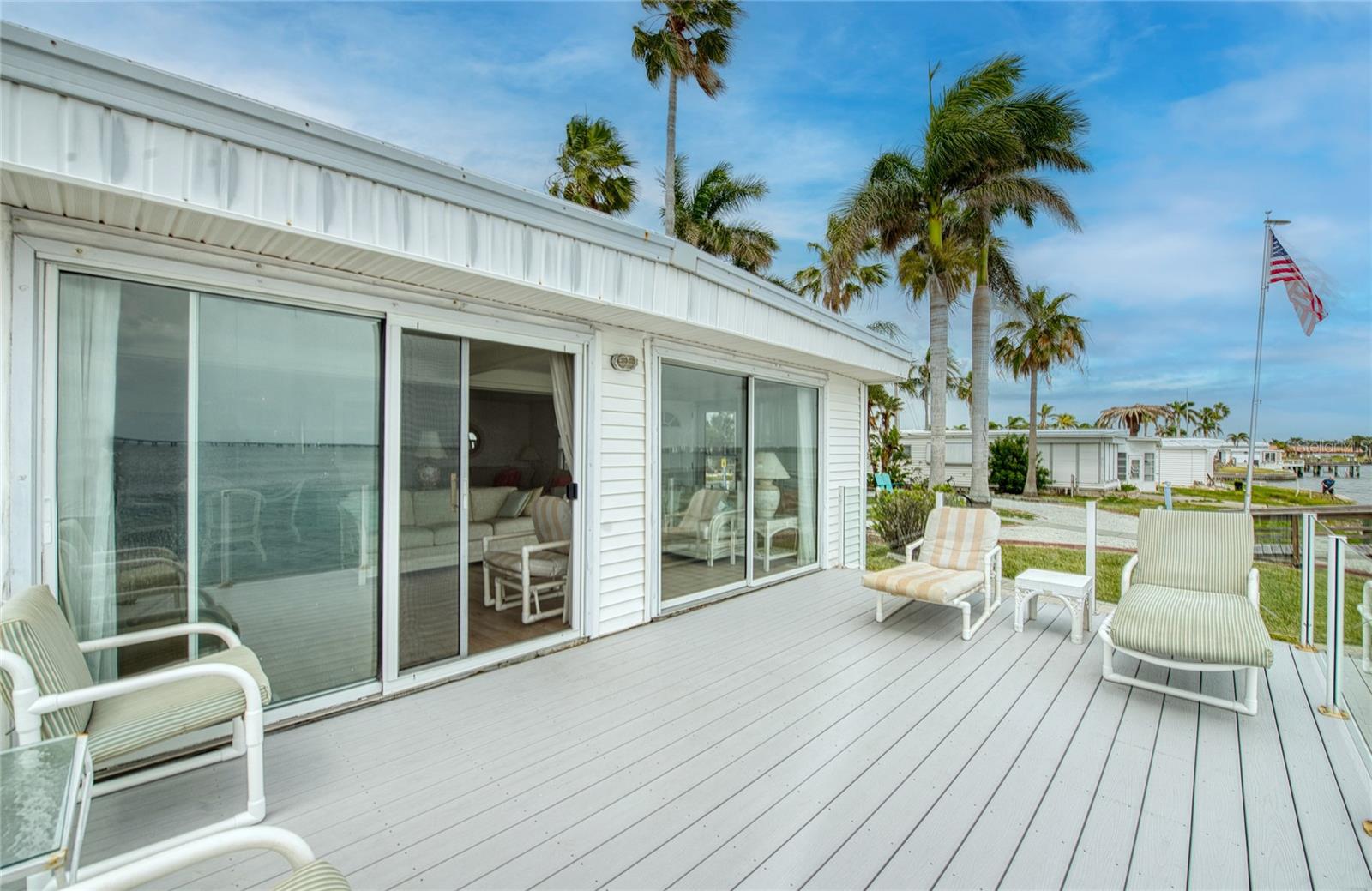 Image 3 of 52 For 18675 Us Highway 19 N 397