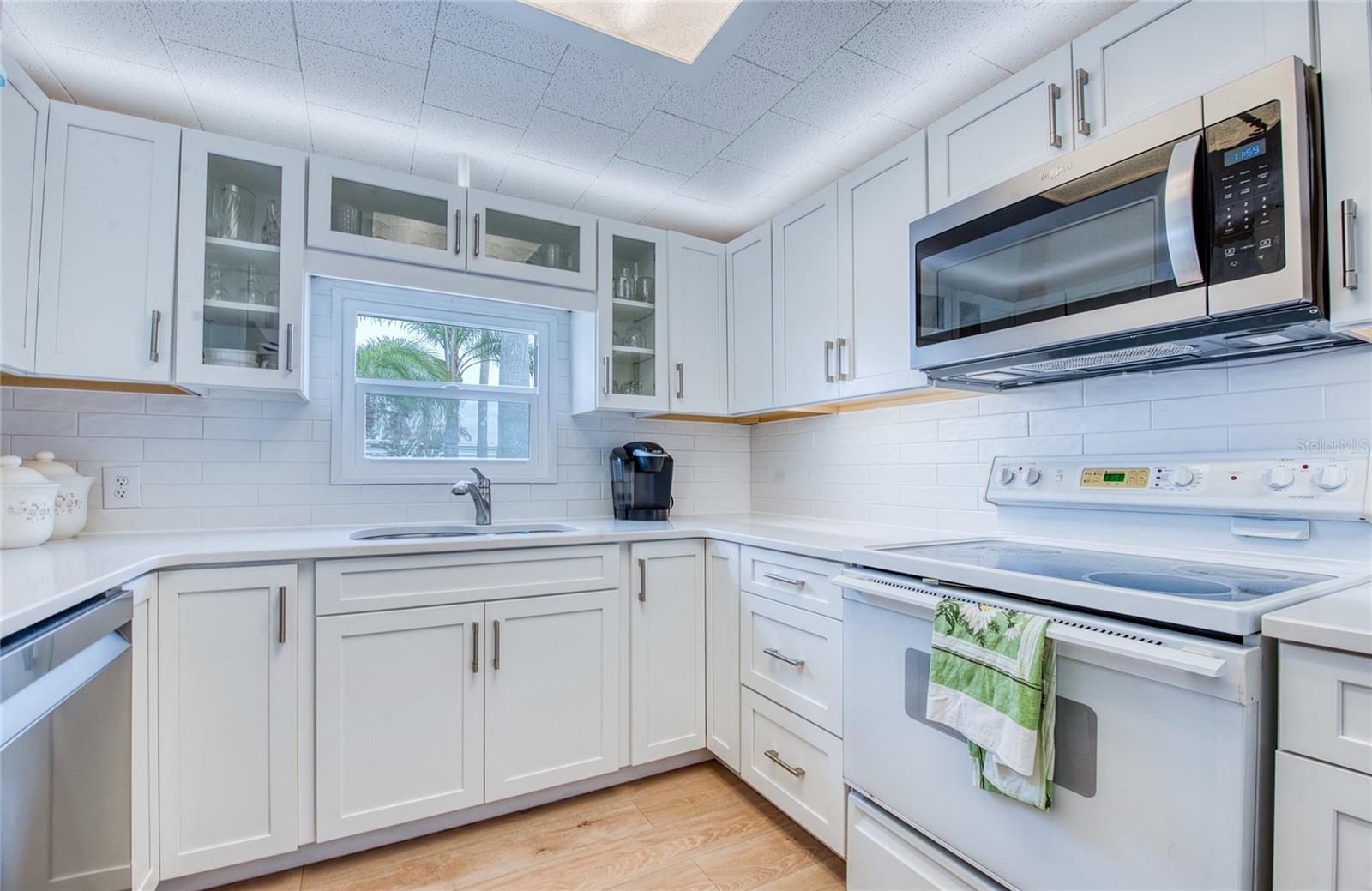 Image 37 of 52 For 18675 Us Highway 19 N 397