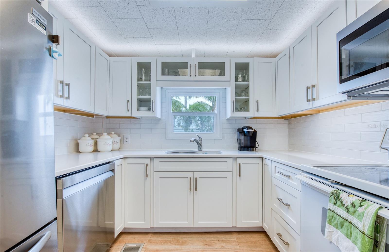 Image 38 of 52 For 18675 Us Highway 19 N 397