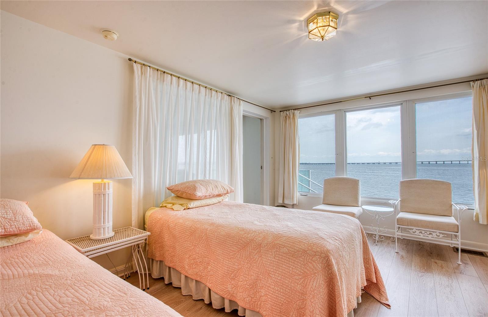 Image 41 of 52 For 18675 Us Highway 19 N 397