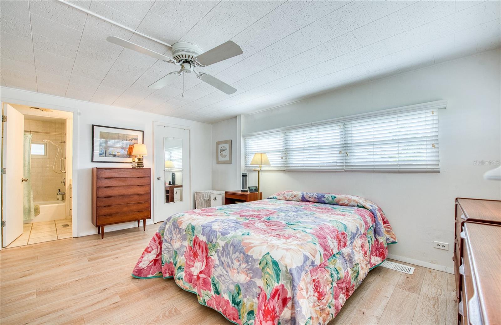 Image 46 of 52 For 18675 Us Highway 19 N 397