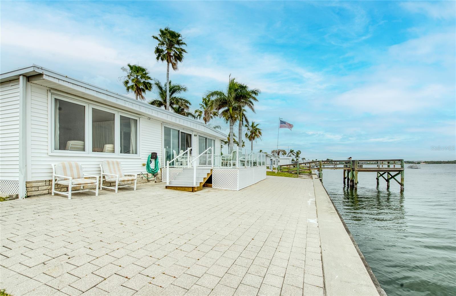 Image 5 of 52 For 18675 Us Highway 19 N 397