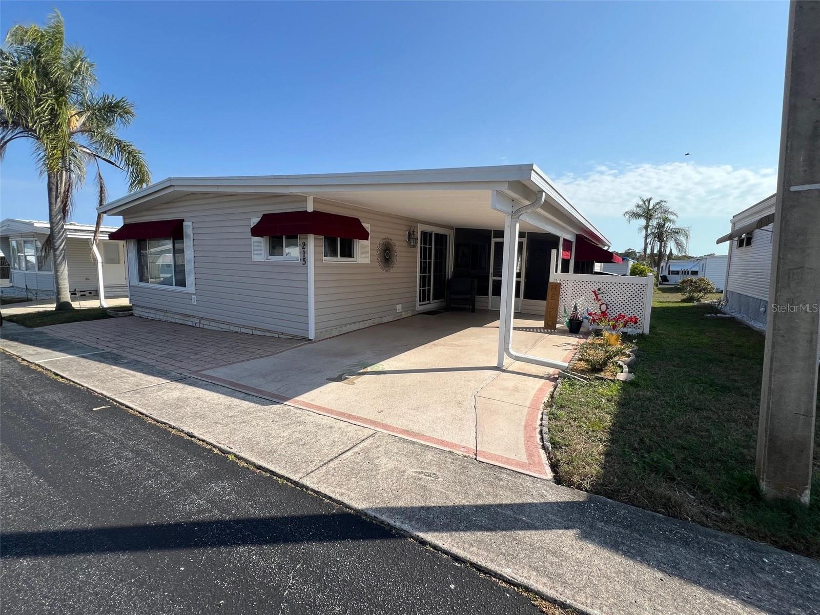 Details for 215 Royal Palm Circle, LARGO, FL 33778