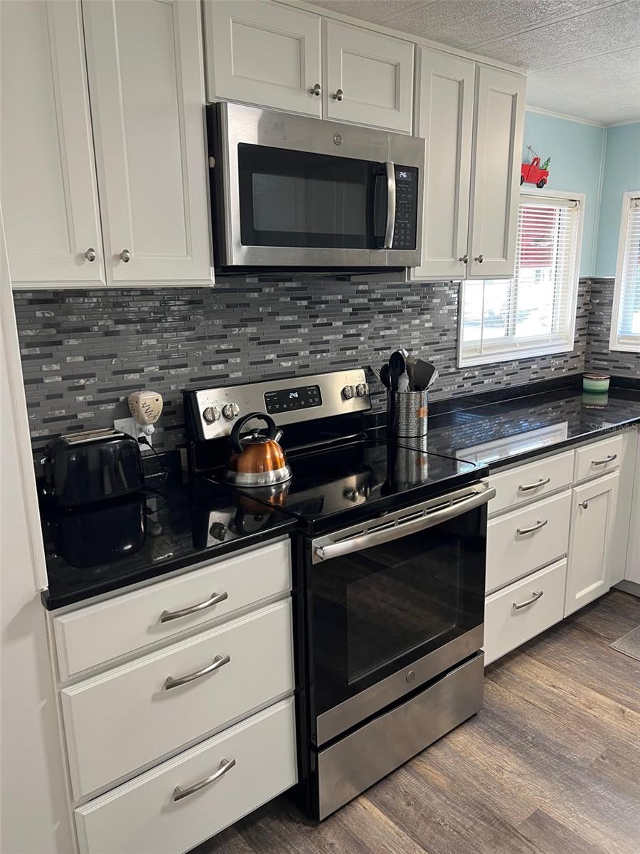 Image 8 of 32 For 215 Royal Palm Circle