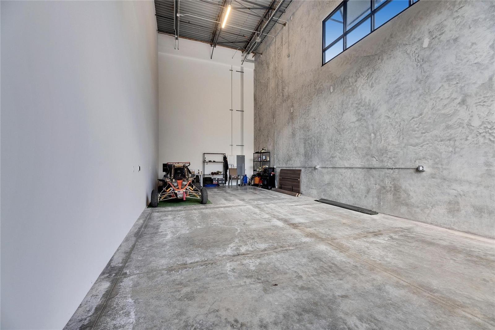 Image 10 of 42 For 6500 Motor Enclave Way 909