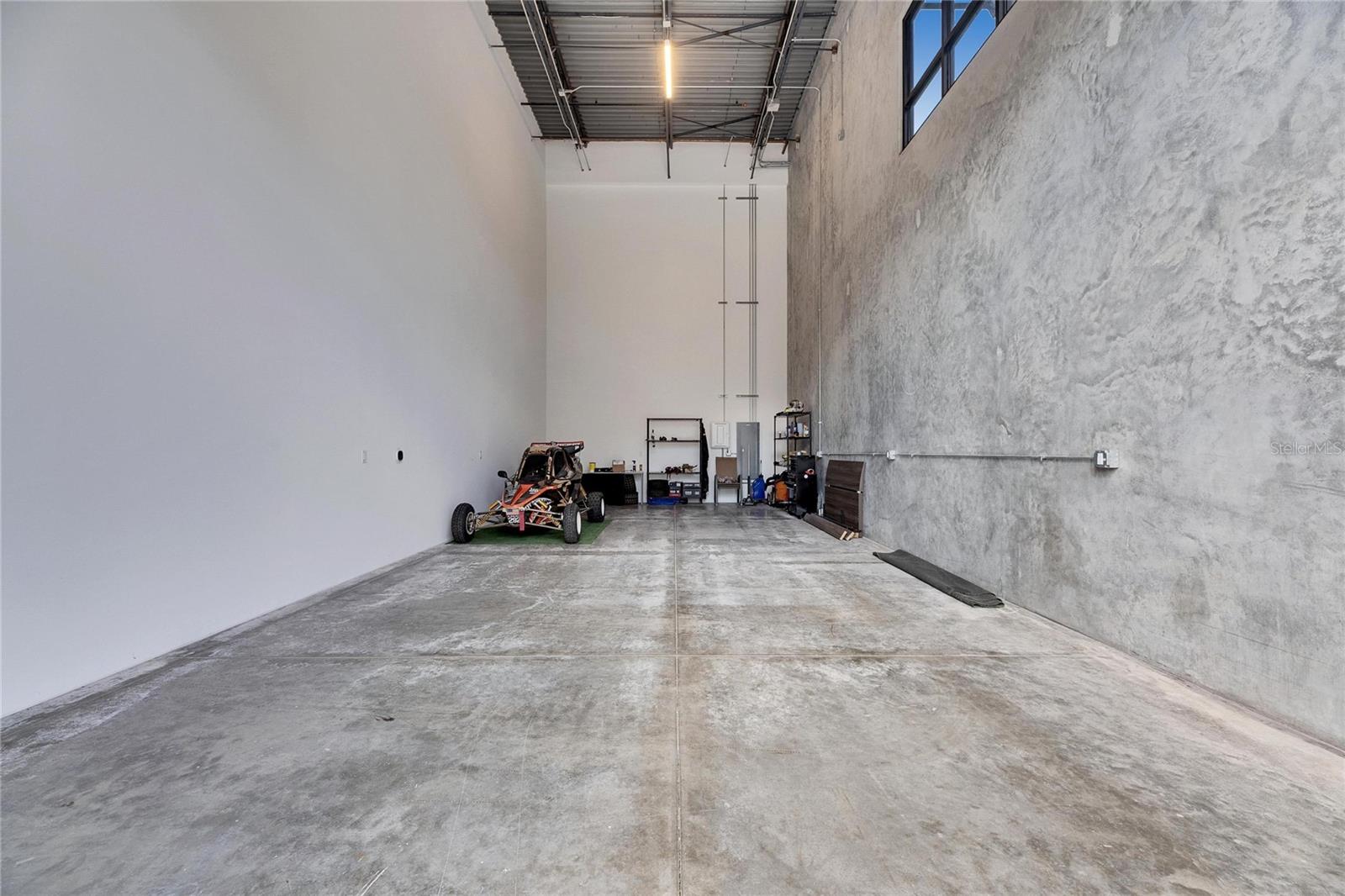 Image 11 of 42 For 6500 Motor Enclave Way 909