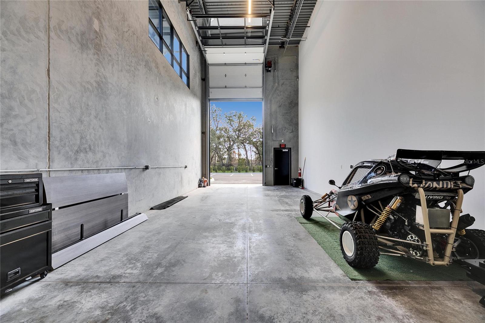 Image 14 of 42 For 6500 Motor Enclave Way 909