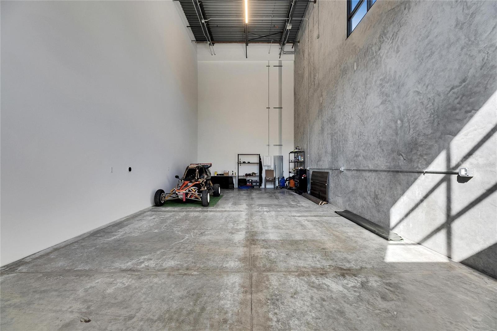 Image 15 of 42 For 6500 Motor Enclave Way 909