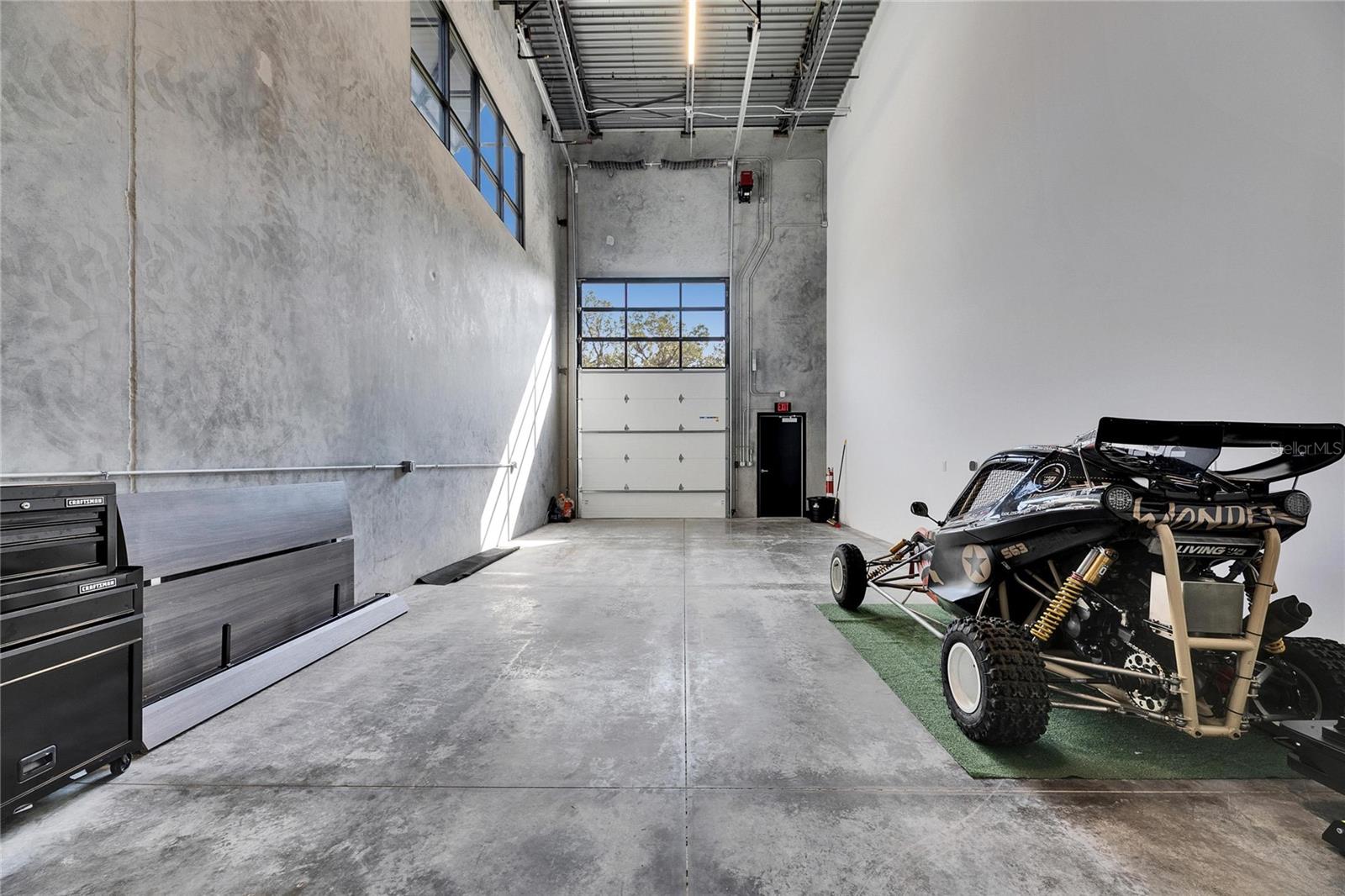 Image 16 of 42 For 6500 Motor Enclave Way 909