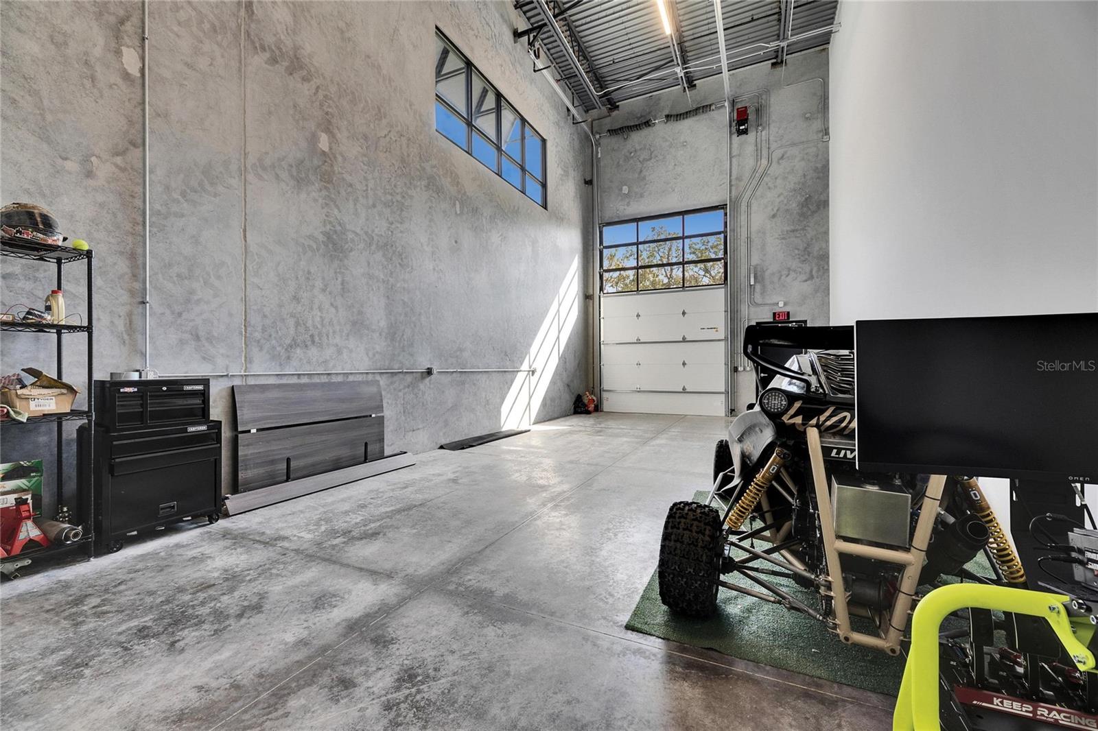 Image 17 of 42 For 6500 Motor Enclave Way 909