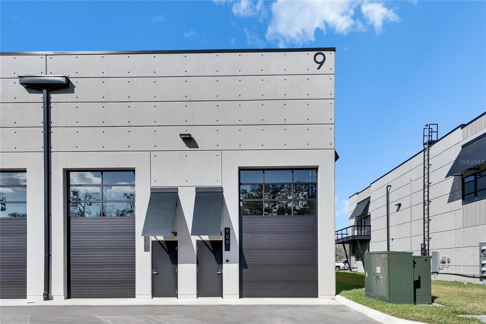 Image 20 of 42 For 6500 Motor Enclave Way 909