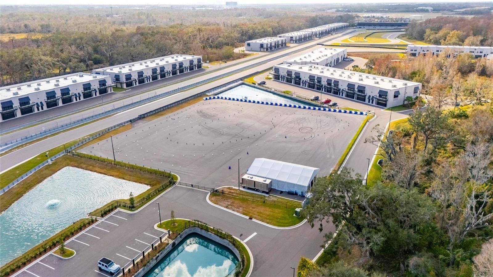 Image 36 of 42 For 6500 Motor Enclave Way 909