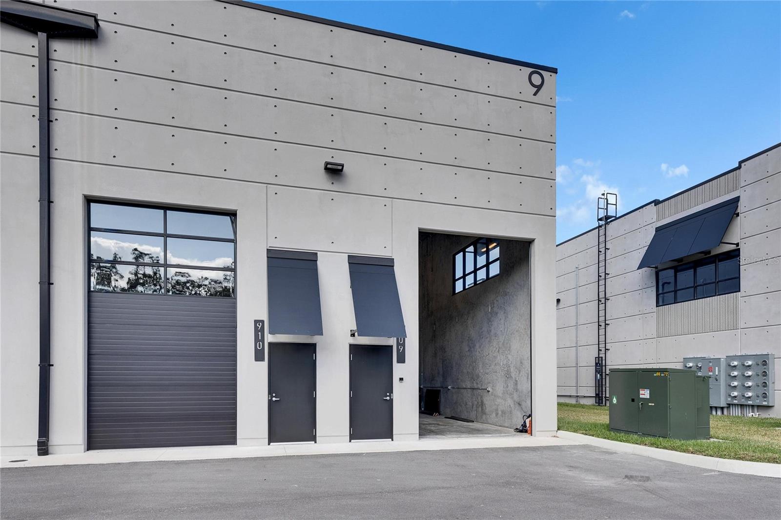 Image 6 of 42 For 6500 Motor Enclave Way 909