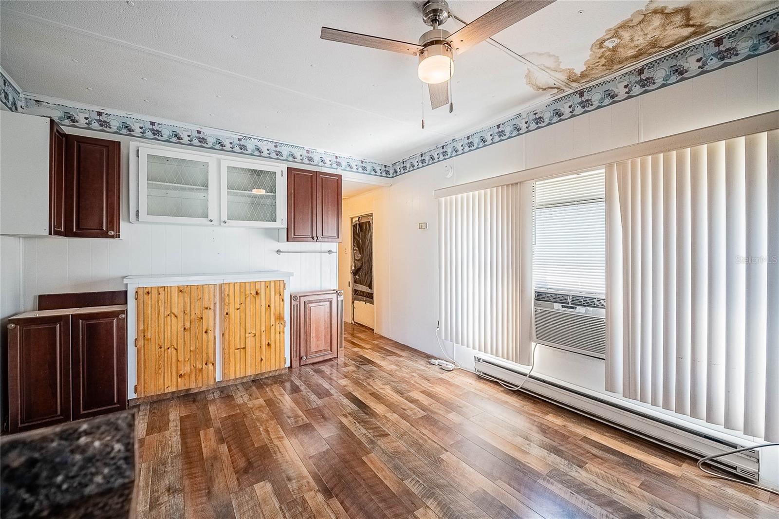 Image 13 of 29 For 37228 Eileen Avenue