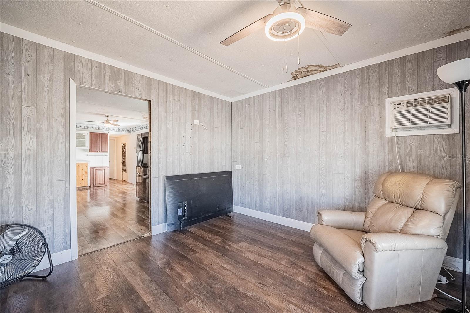 Image 15 of 29 For 37228 Eileen Avenue