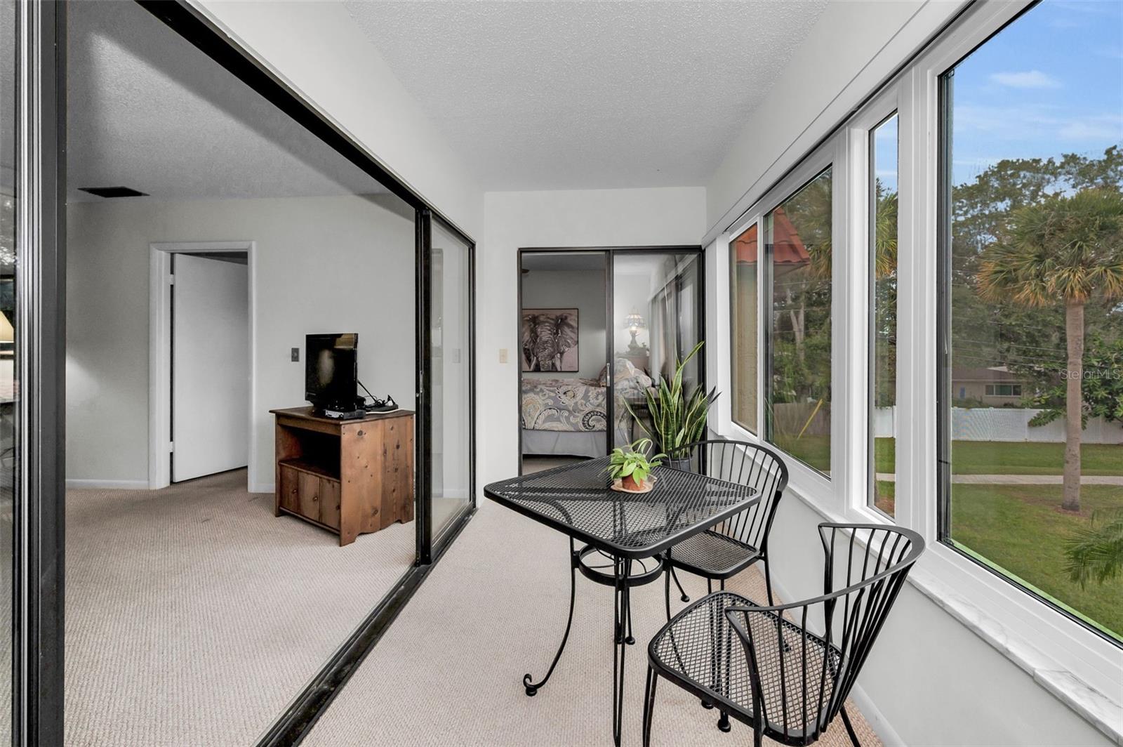 Listing photo id 10 for 1750 Belleair Forest Drive C12