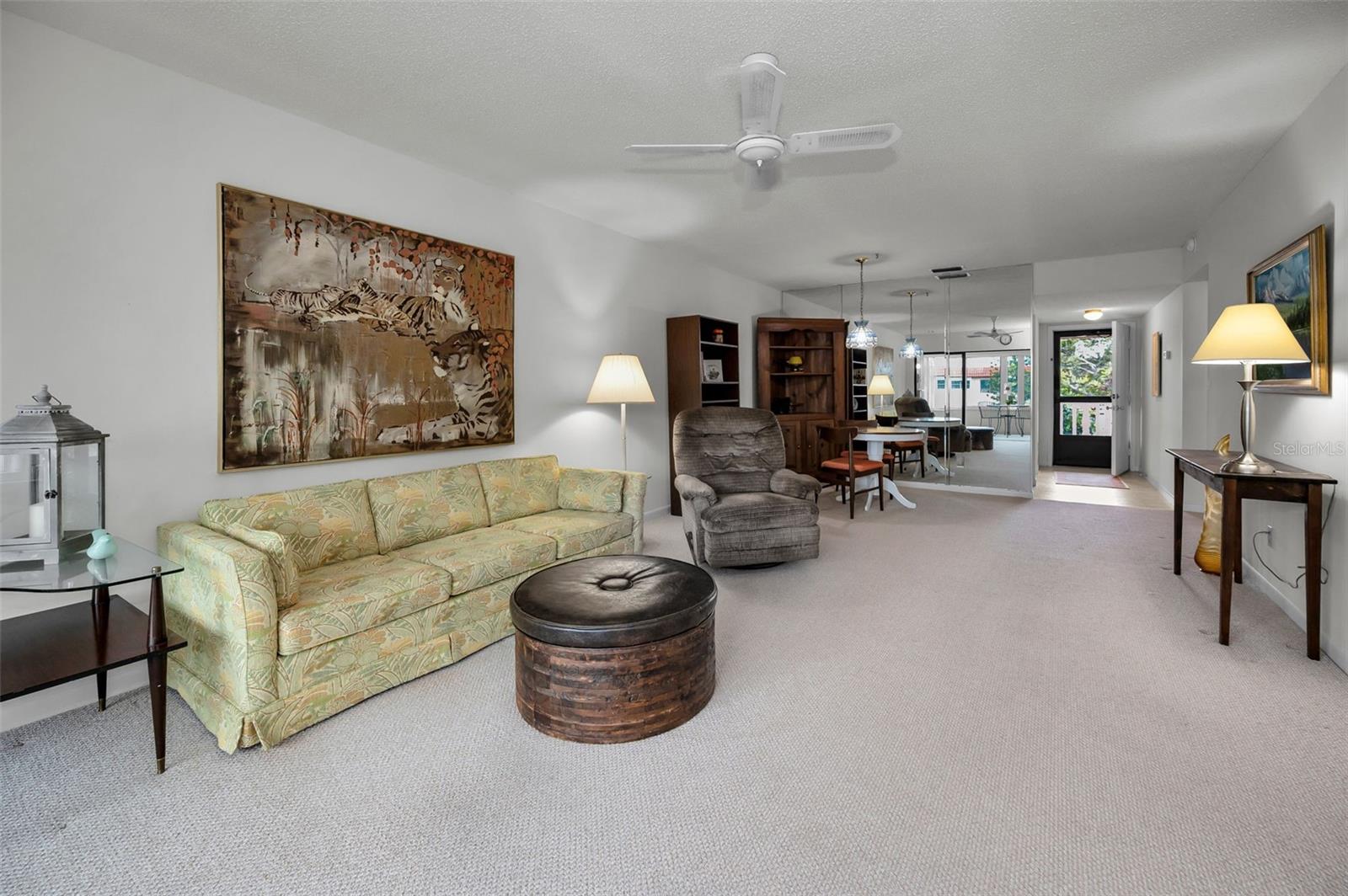 Listing photo id 13 for 1750 Belleair Forest Drive C12