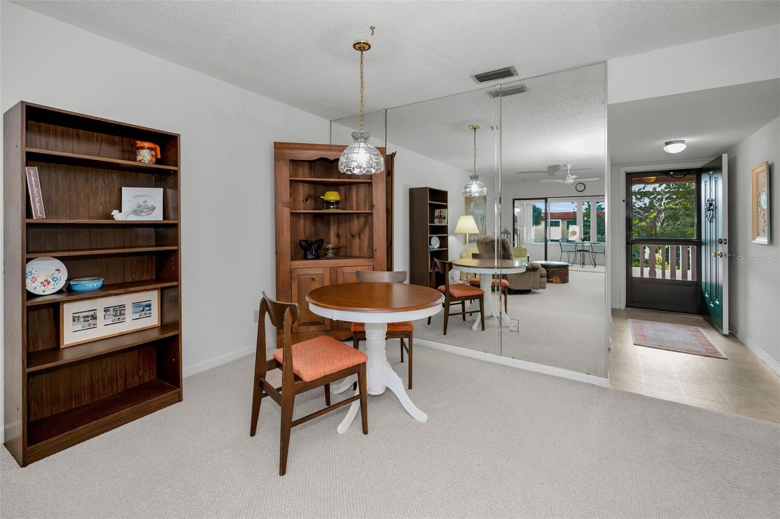 Listing photo id 16 for 1750 Belleair Forest Drive C12