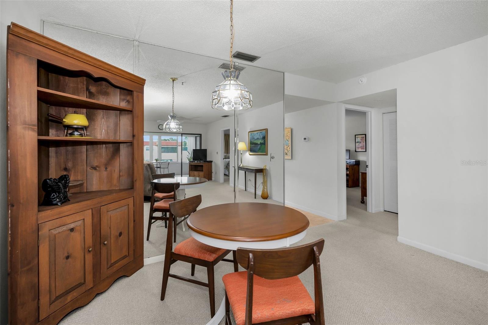 Listing photo id 17 for 1750 Belleair Forest Drive C12