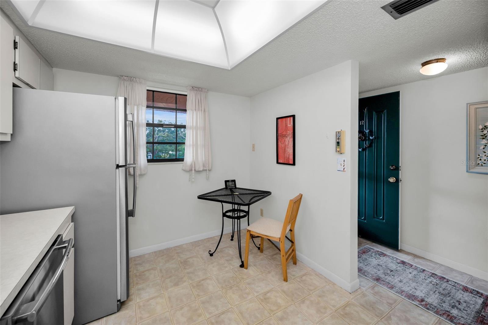 Listing photo id 20 for 1750 Belleair Forest Drive C12