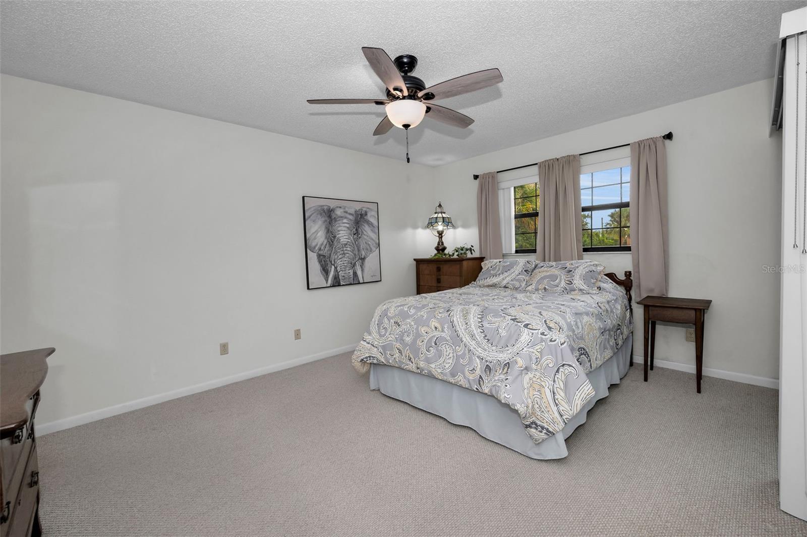Listing photo id 22 for 1750 Belleair Forest Drive C12