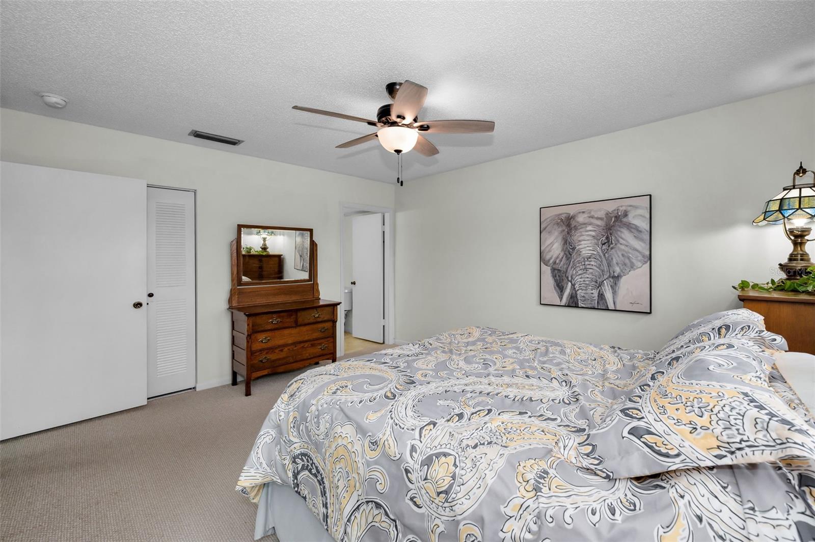 Listing photo id 25 for 1750 Belleair Forest Drive C12