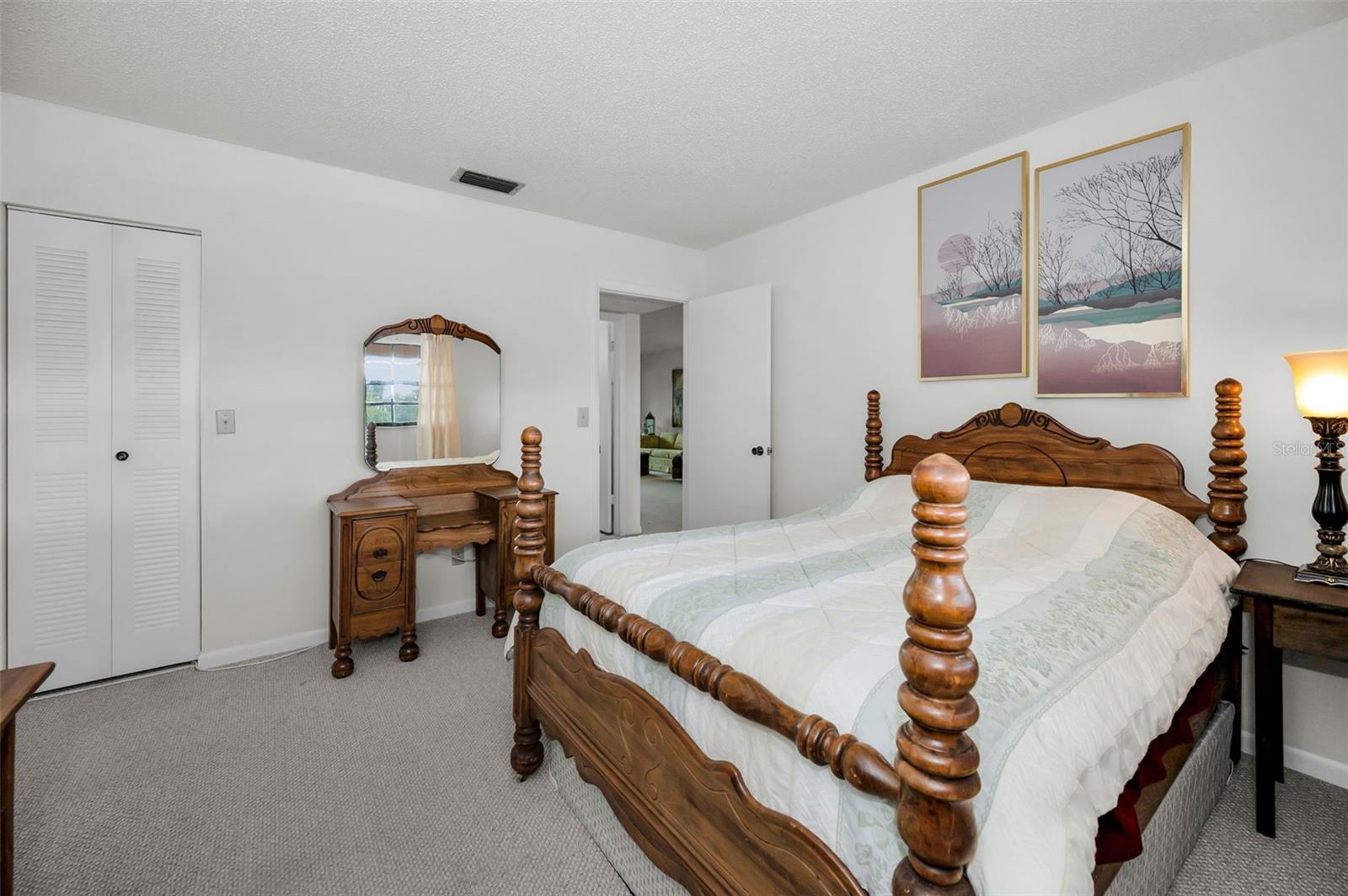 Listing photo id 30 for 1750 Belleair Forest Drive C12