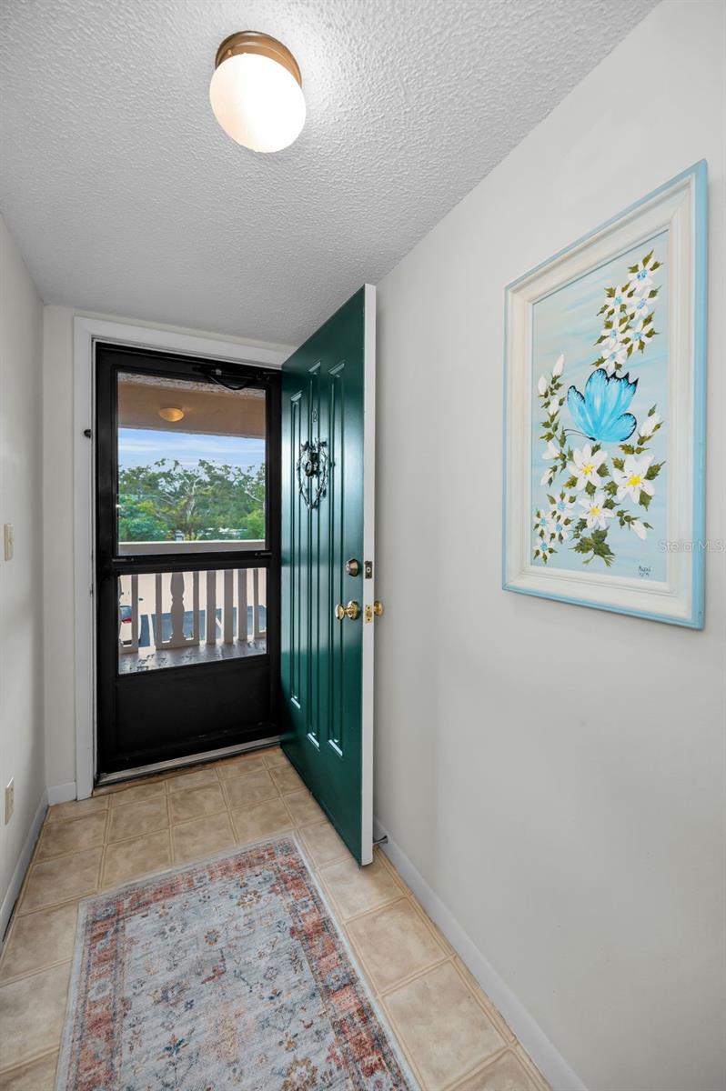 Listing photo id 6 for 1750 Belleair Forest Drive C12