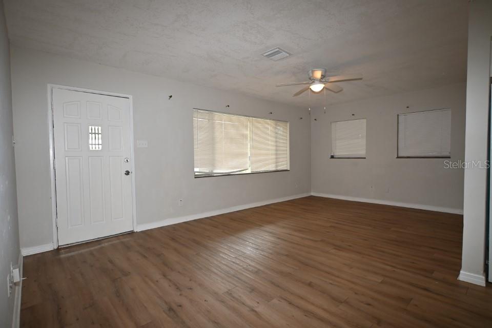 Image 10 of 25 For 37017 Meridian Avenue