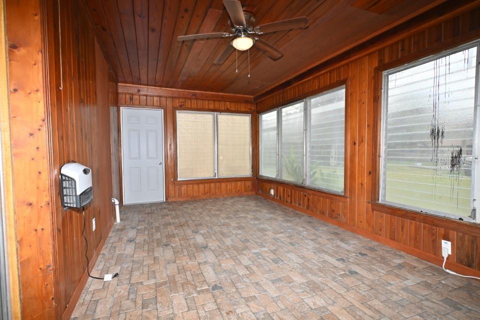 Image 24 of 25 For 37017 Meridian Avenue