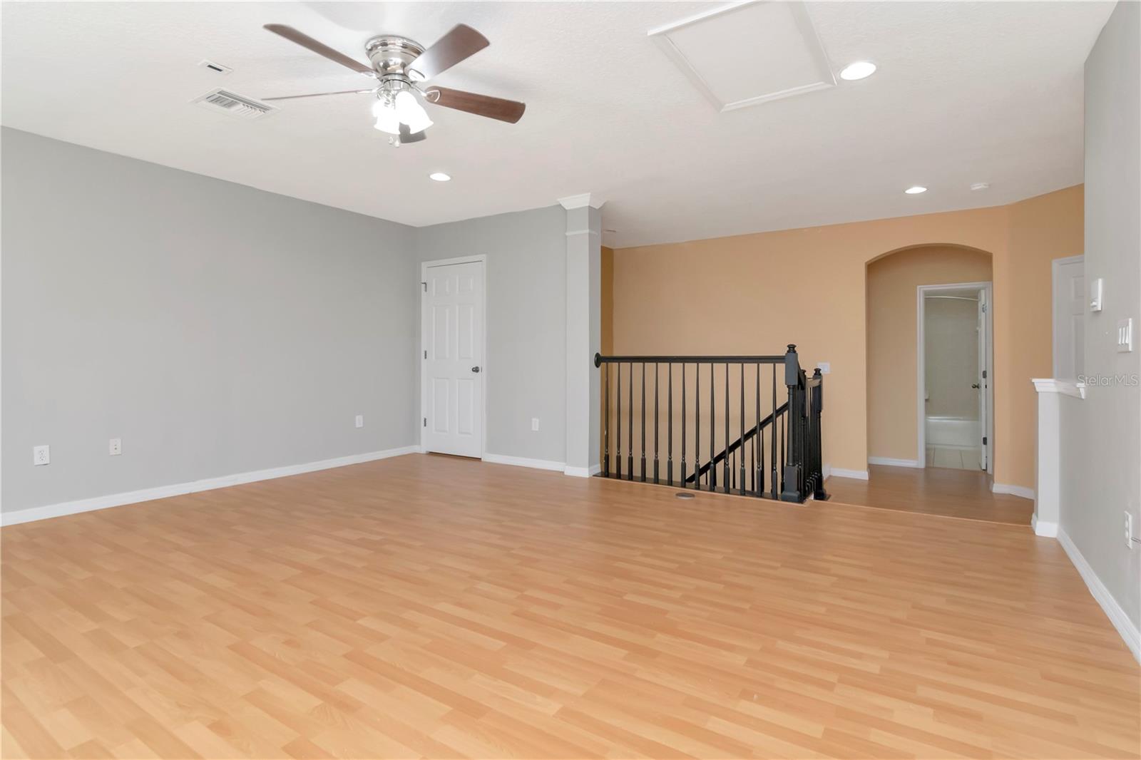 Listing photo id 18 for 16102 Colchester Palms Drive