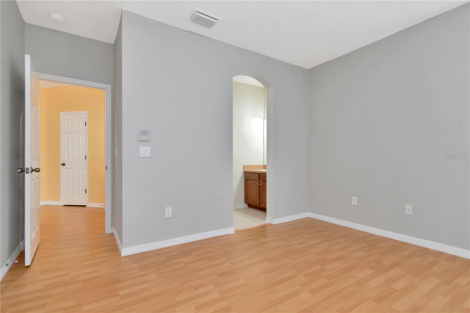 Listing photo id 22 for 16102 Colchester Palms Drive