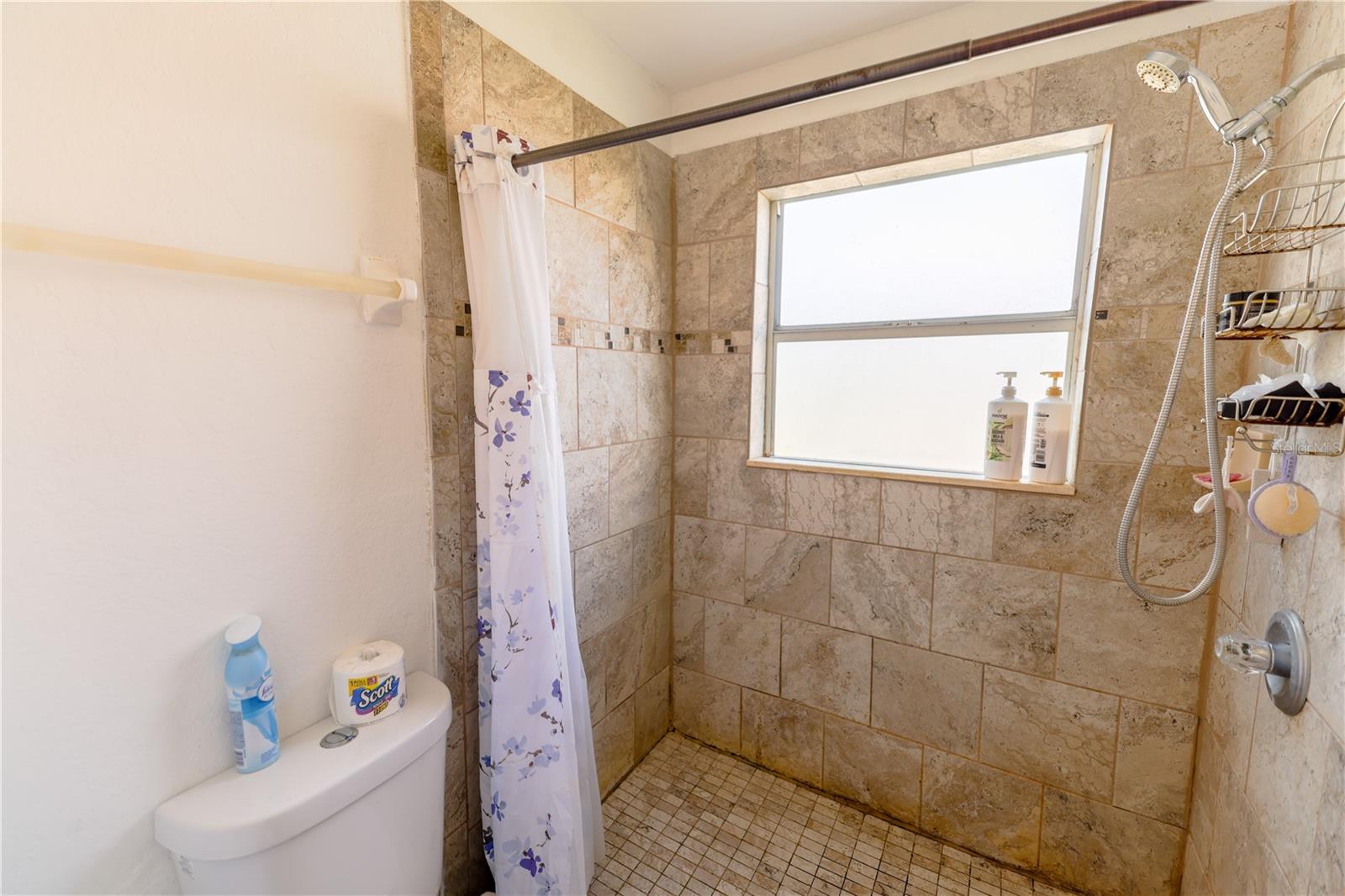 Image 12 of 31 For 7345 Brightwaters Court