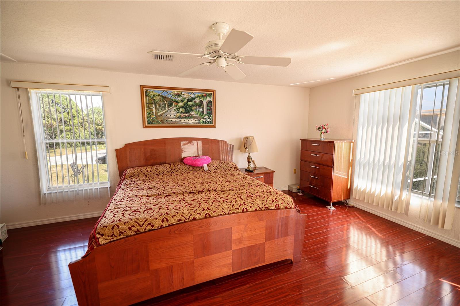 Image 14 of 31 For 7345 Brightwaters Court