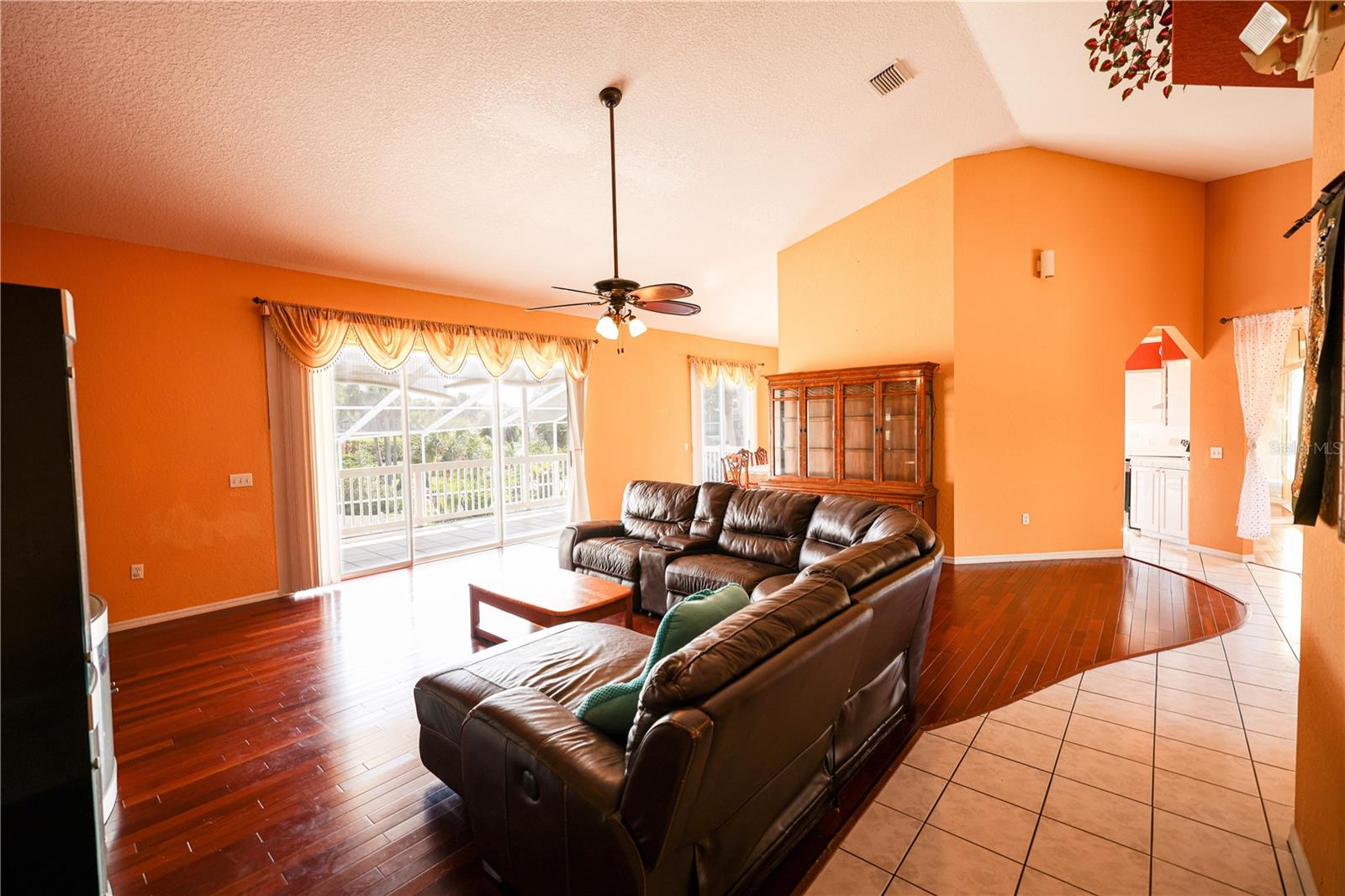 Image 16 of 31 For 7345 Brightwaters Court