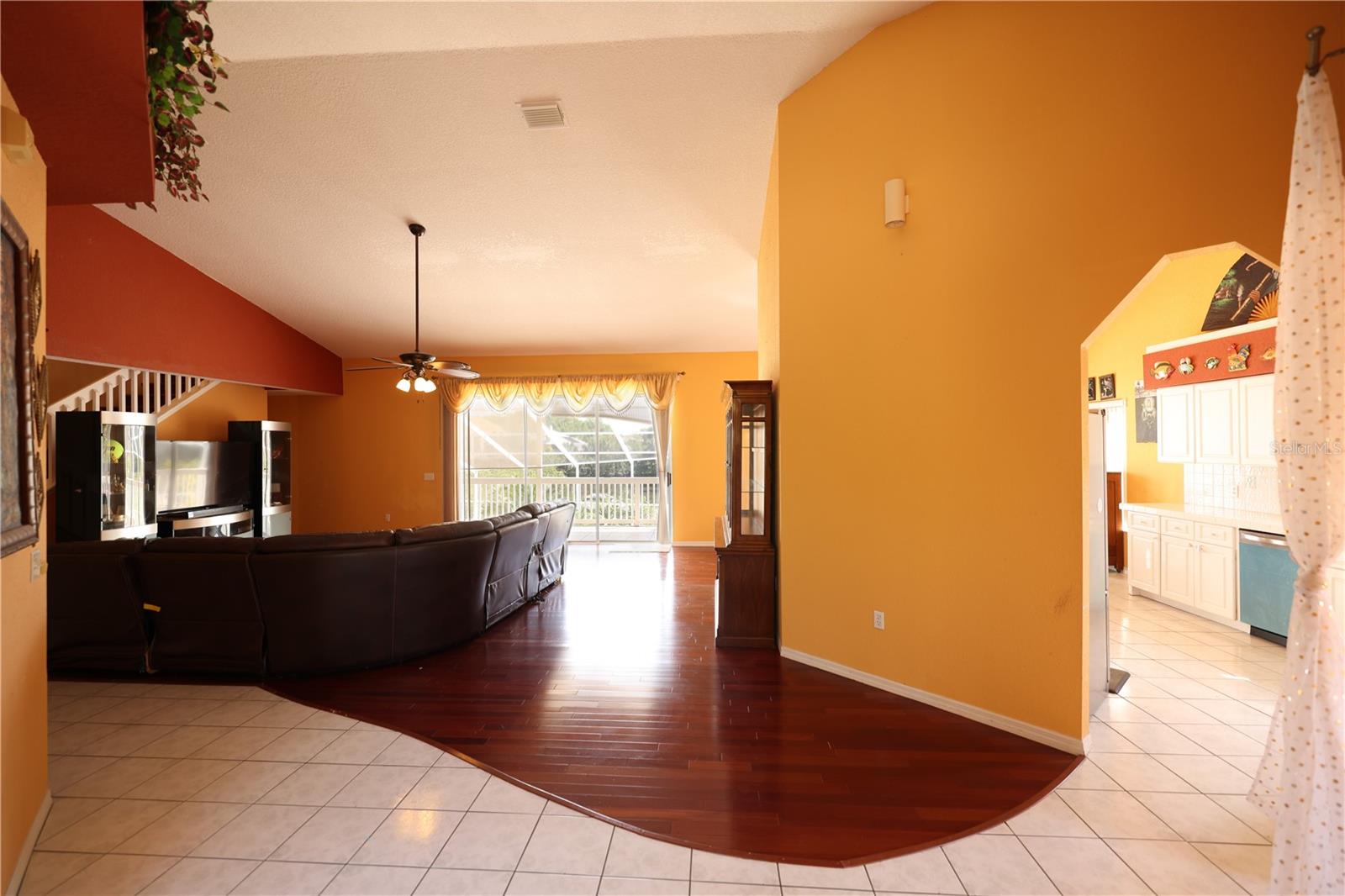 Image 17 of 31 For 7345 Brightwaters Court