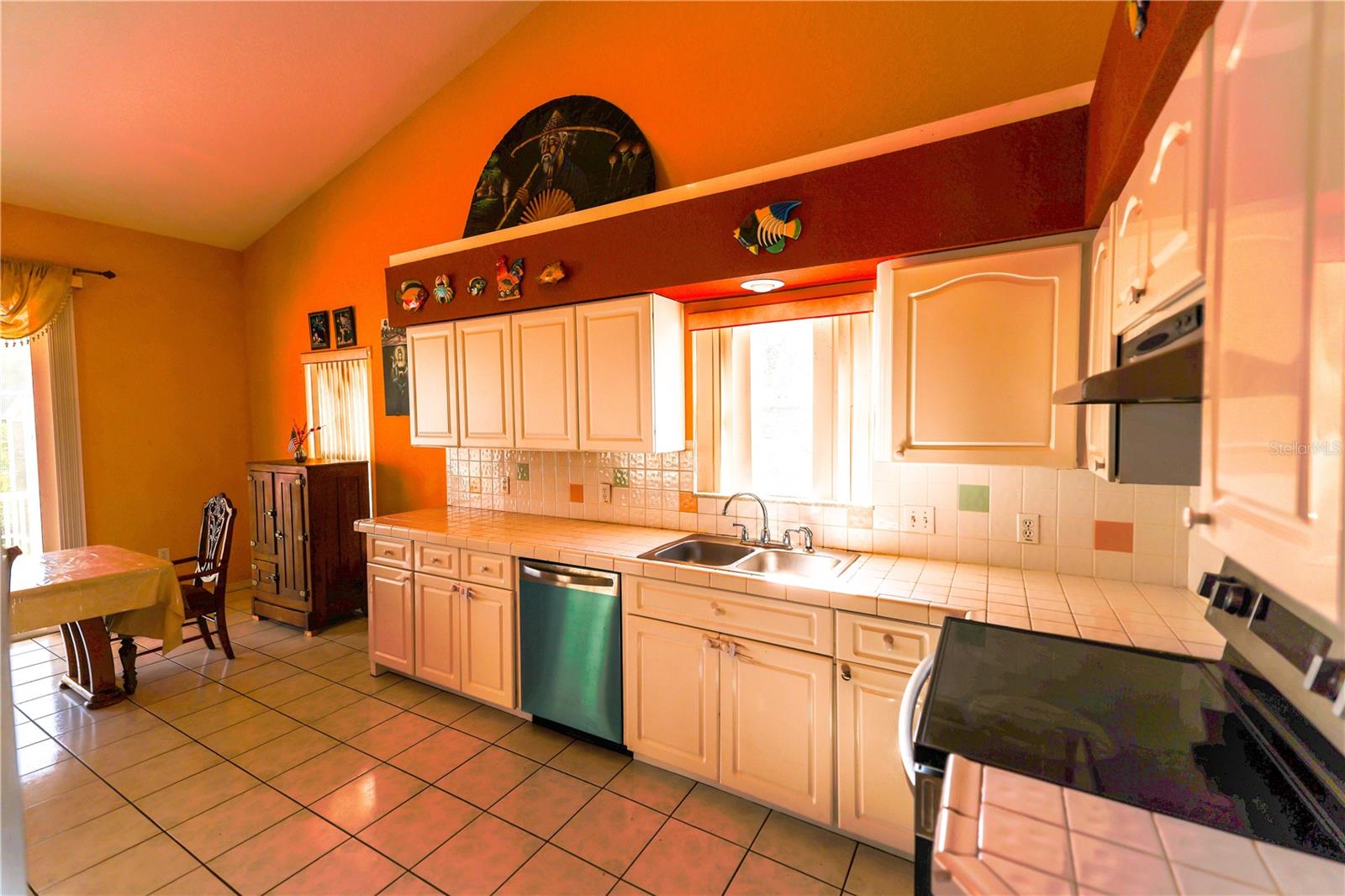 Image 20 of 31 For 7345 Brightwaters Court