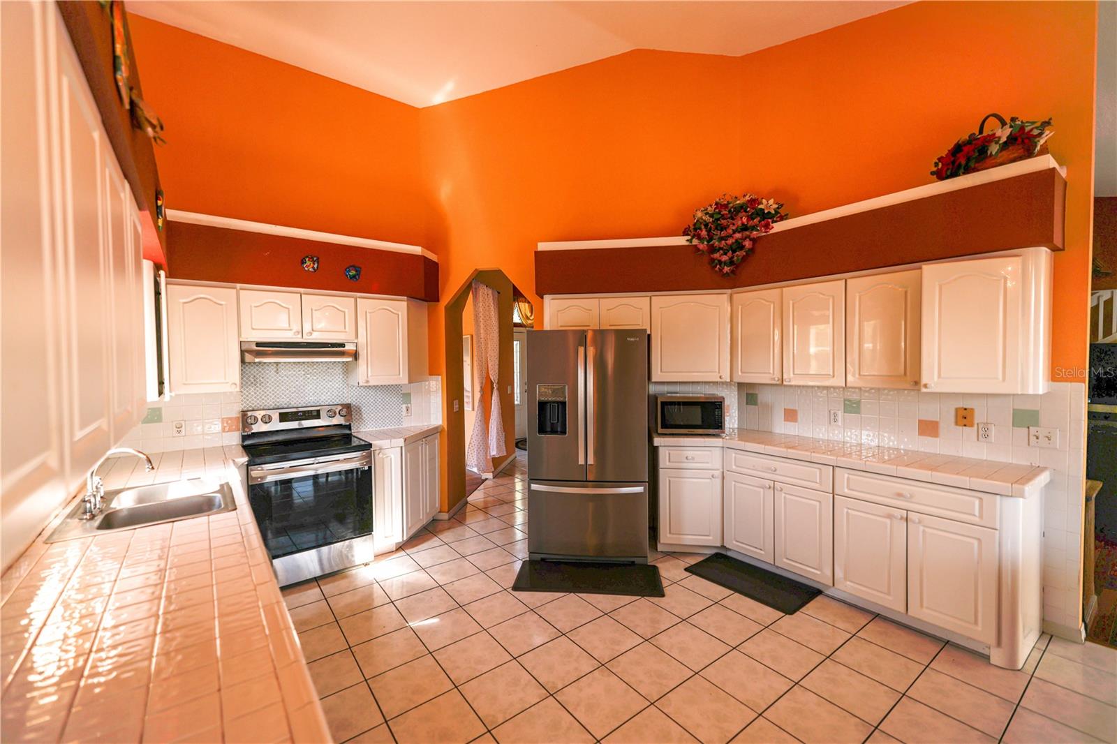 Image 21 of 31 For 7345 Brightwaters Court