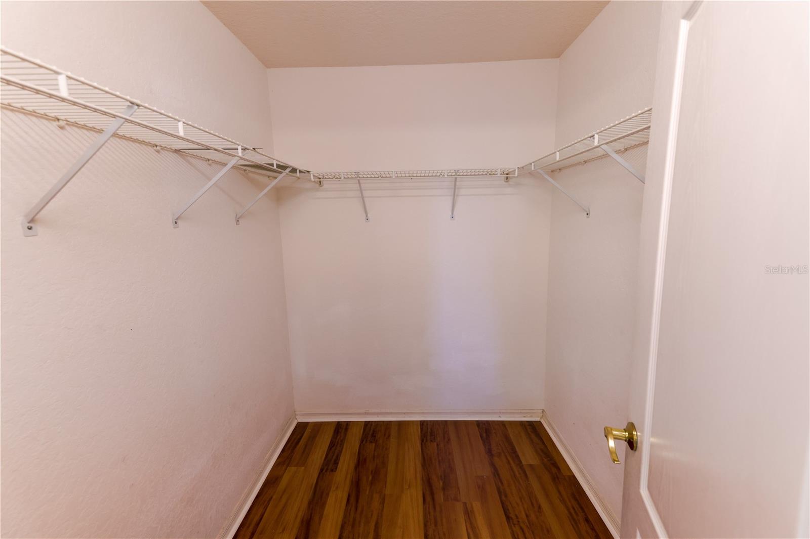 Image 28 of 31 For 7345 Brightwaters Court