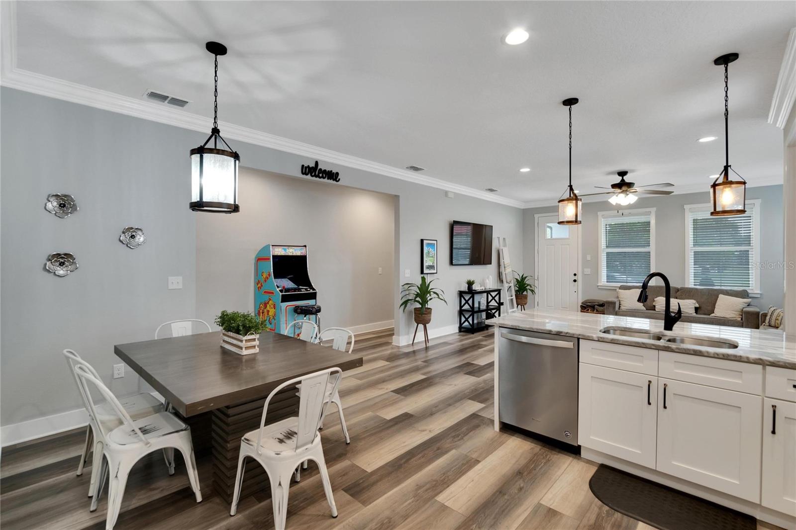 Image 23 of 43 For 3002 38th Avenue