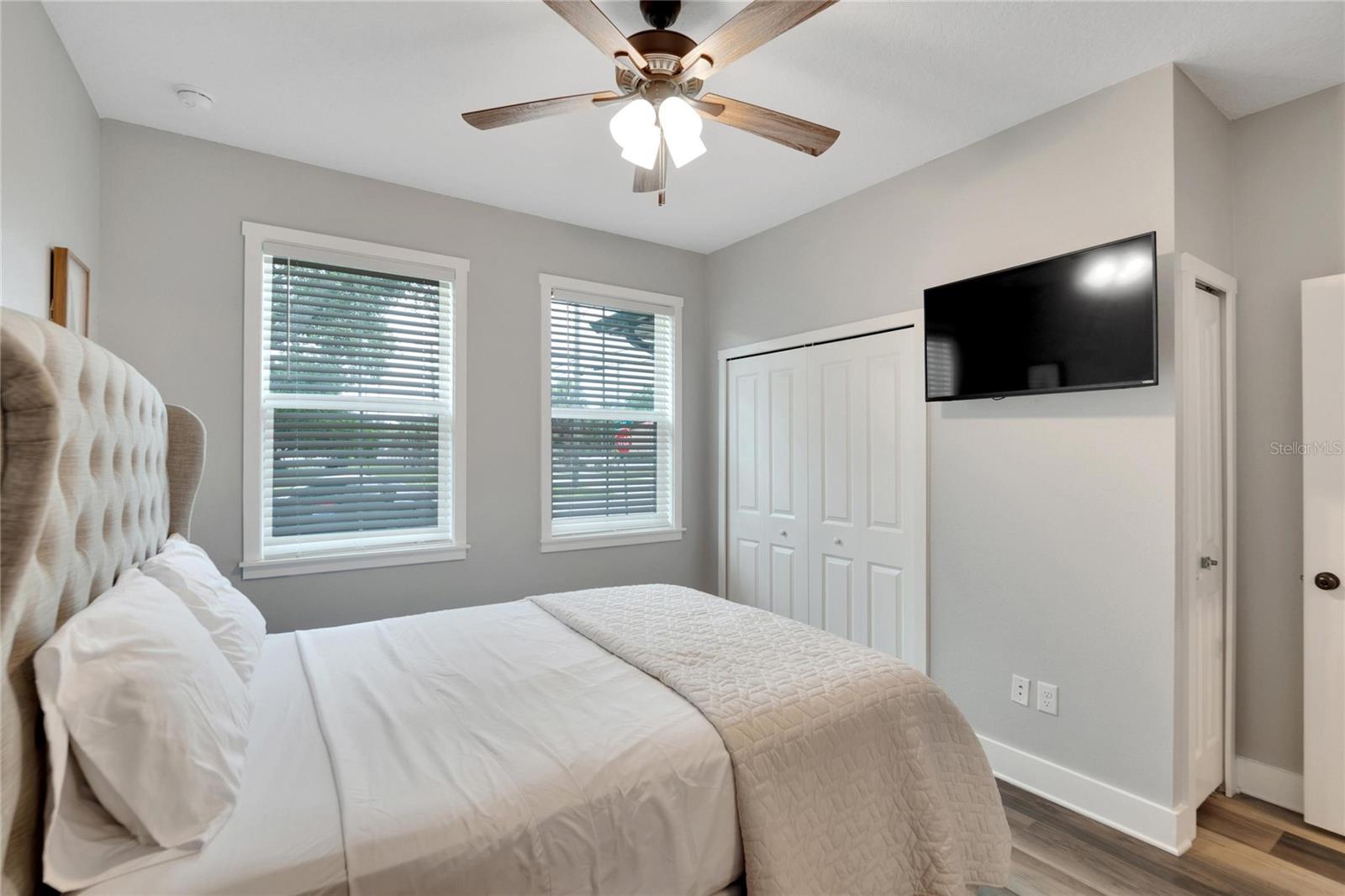 Image 26 of 43 For 3002 38th Avenue