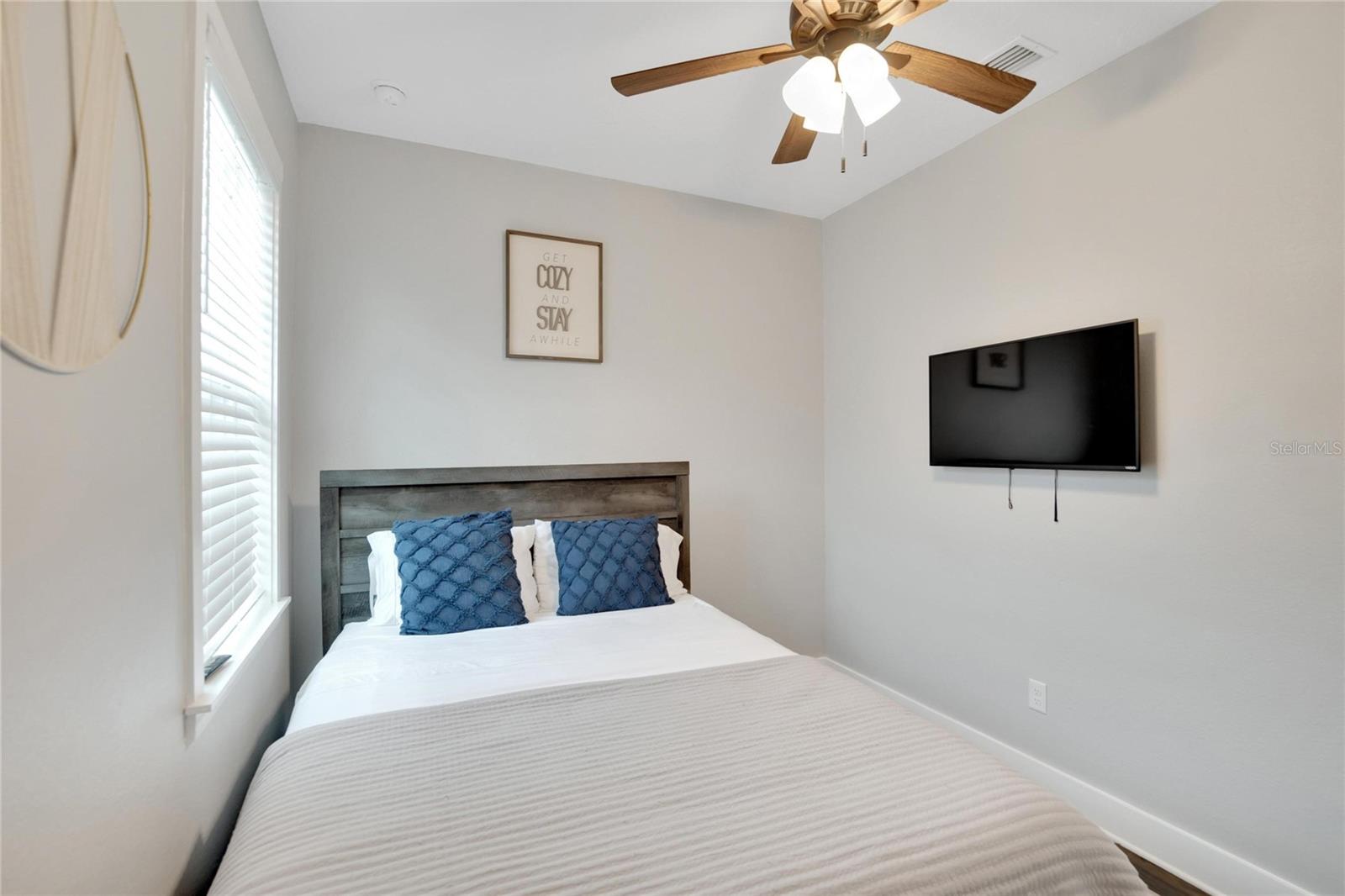 Image 30 of 43 For 3002 38th Avenue