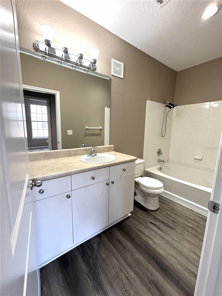 Image 17 of 22 For 4221 Spruce Street 1418