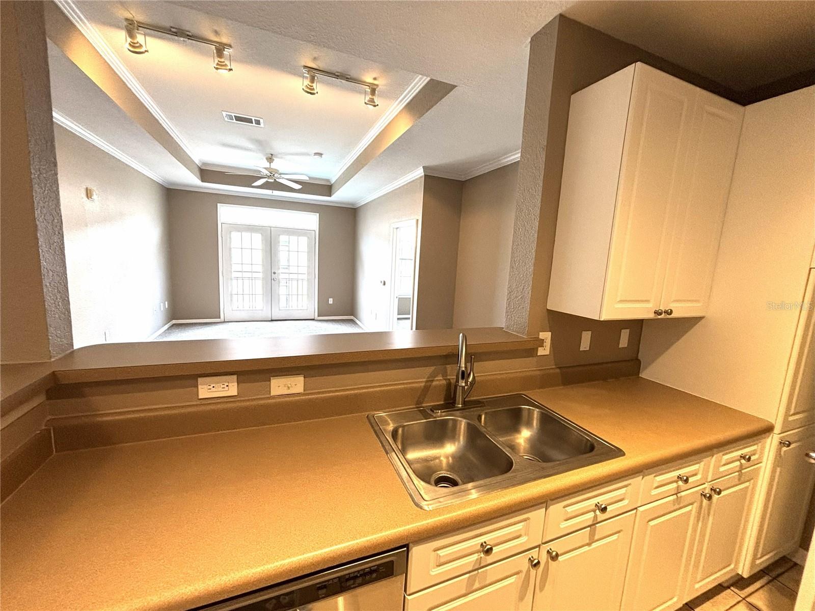 Image 8 of 22 For 4221 Spruce Street 1418