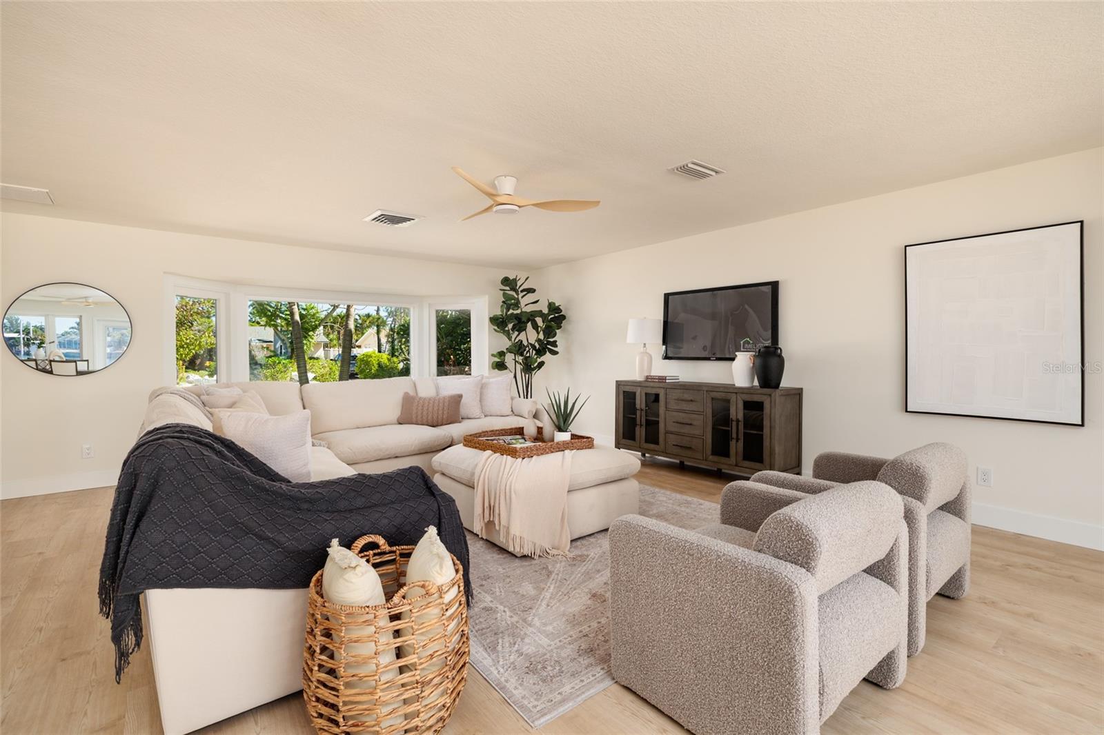 Image 7 of 56 For 231 Julia Circle