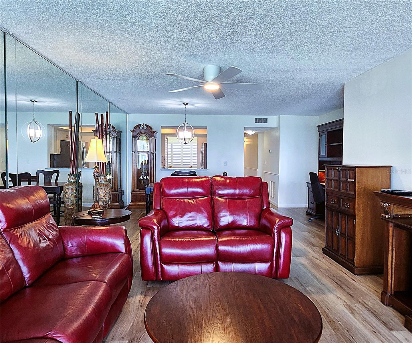 Image 19 of 59 For 6060 Shore Boulevard S 903